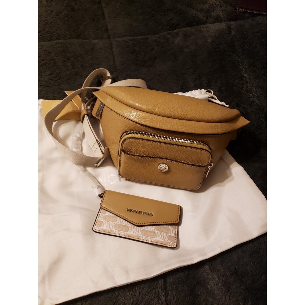 Michael Kors Maisie Large Pebbled Leather 2-in 1 Sling Pack Authenic New - $548